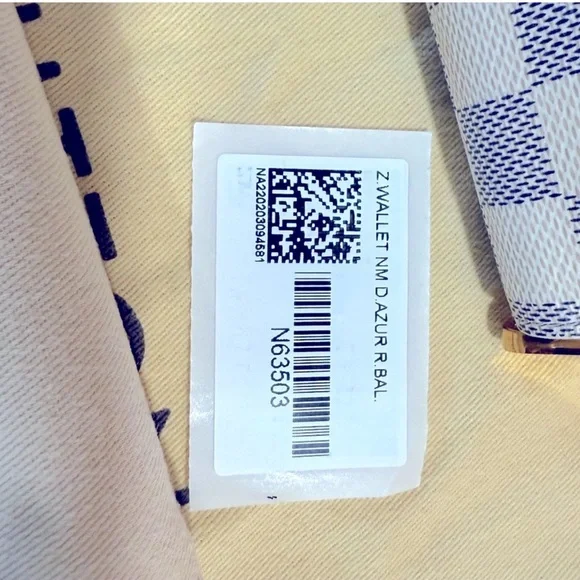 Louis Vuitton Damier Azur Zippy Wallet - Picture 9 of 11